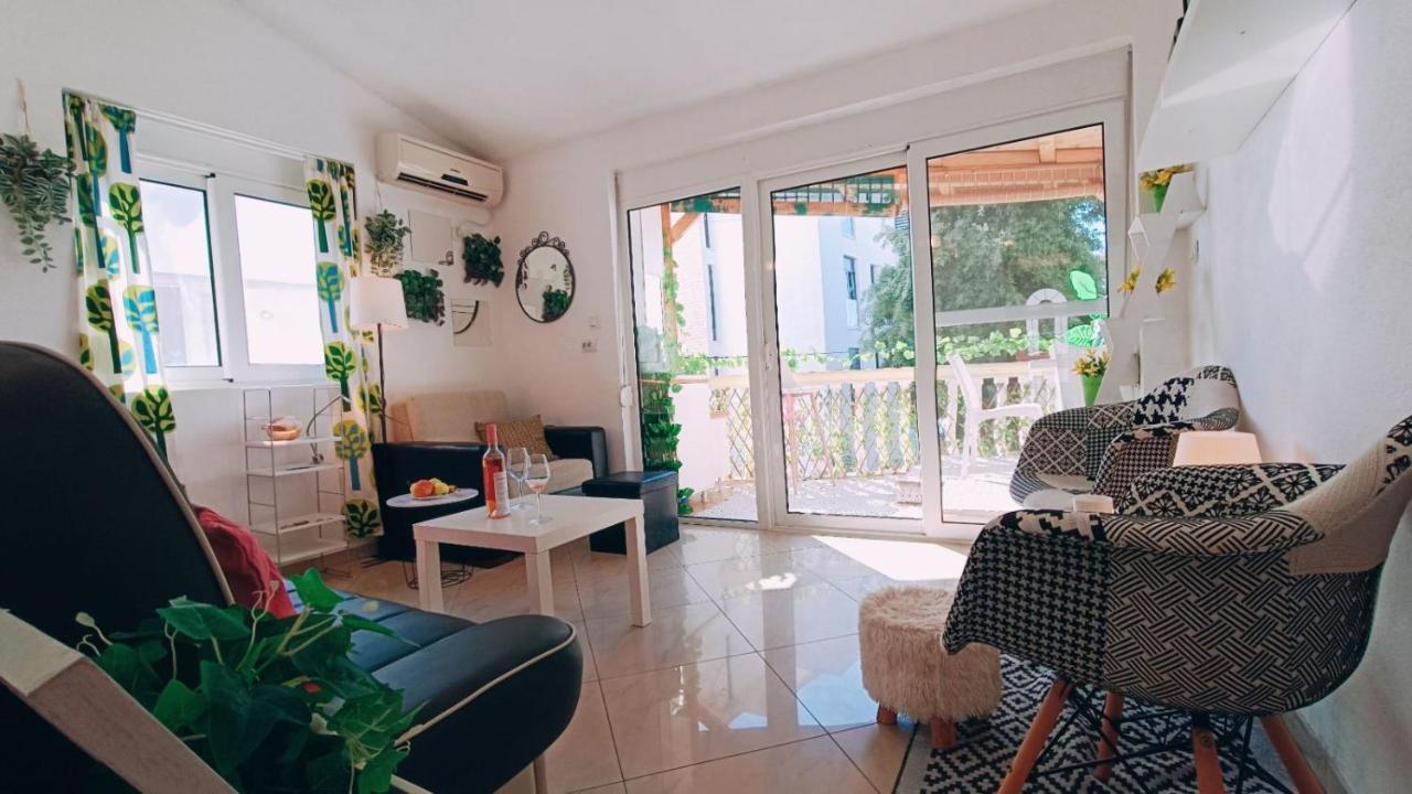 Beach Apartment With Beach Chairs N.1 Утеха Екстериор снимка