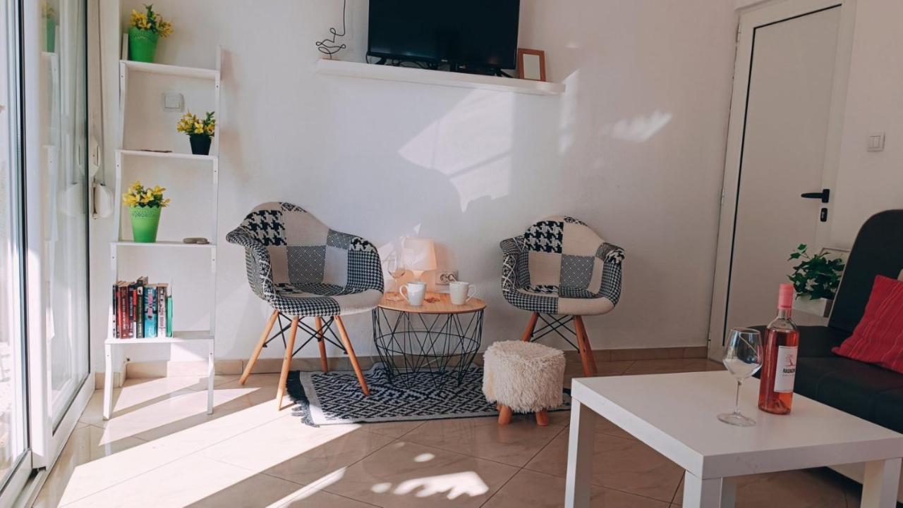 Beach Apartment With Beach Chairs N.1 Утеха Екстериор снимка