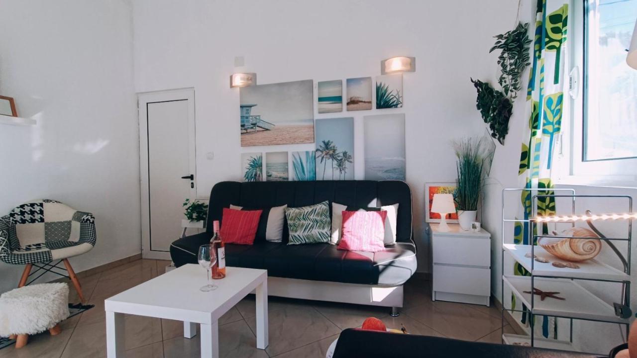 Beach Apartment With Beach Chairs N.1 Утеха Екстериор снимка