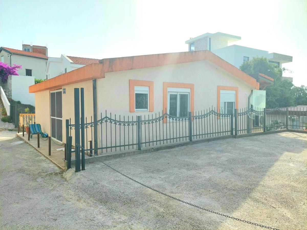 Beach Apartment With Beach Chairs N.1 Утеха Екстериор снимка