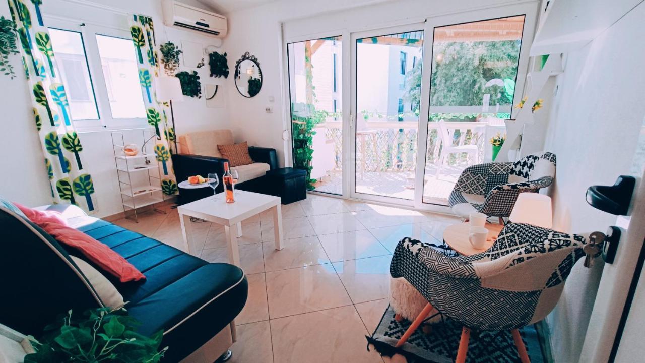 Beach Apartment With Beach Chairs N.1 Утеха Екстериор снимка
