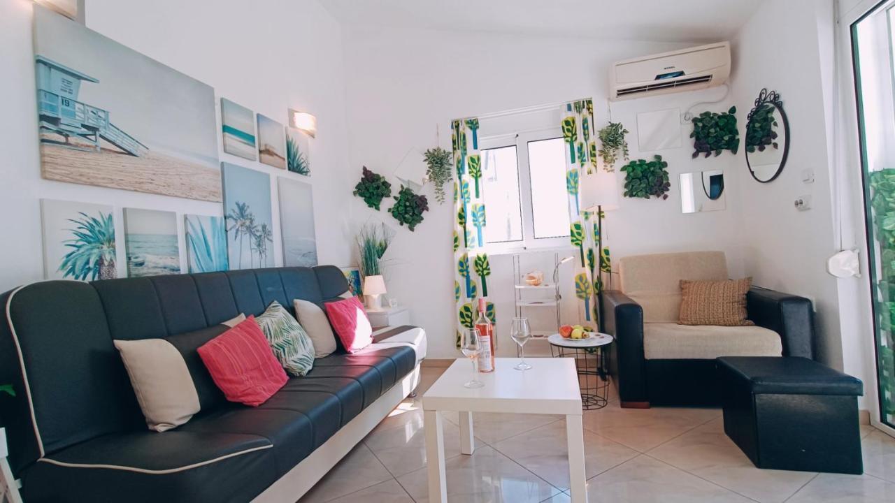 Beach Apartment With Beach Chairs N.1 Утеха Екстериор снимка