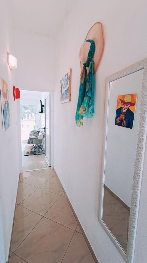 Beach Apartment With Beach Chairs N.1 Утеха Екстериор снимка