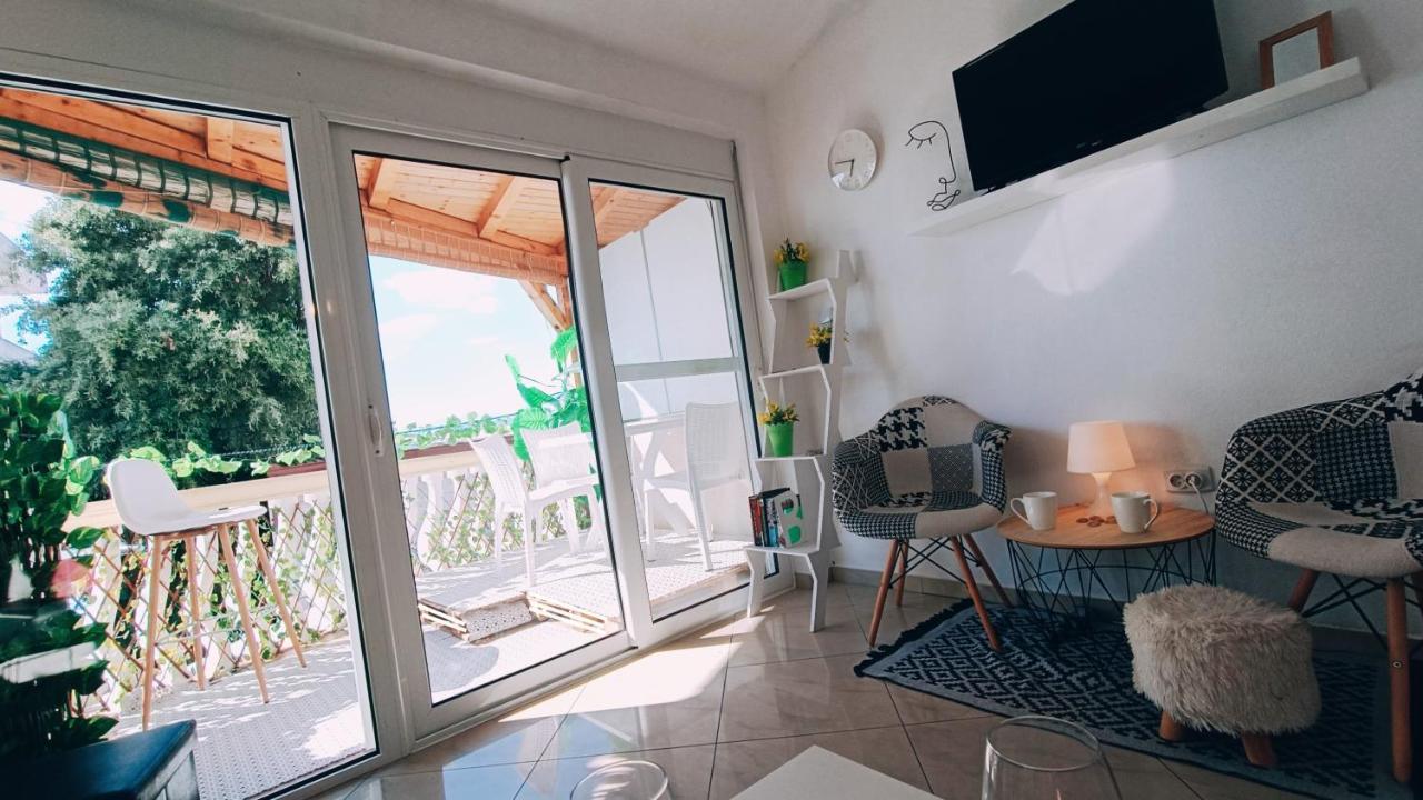 Beach Apartment With Beach Chairs N.1 Утеха Екстериор снимка