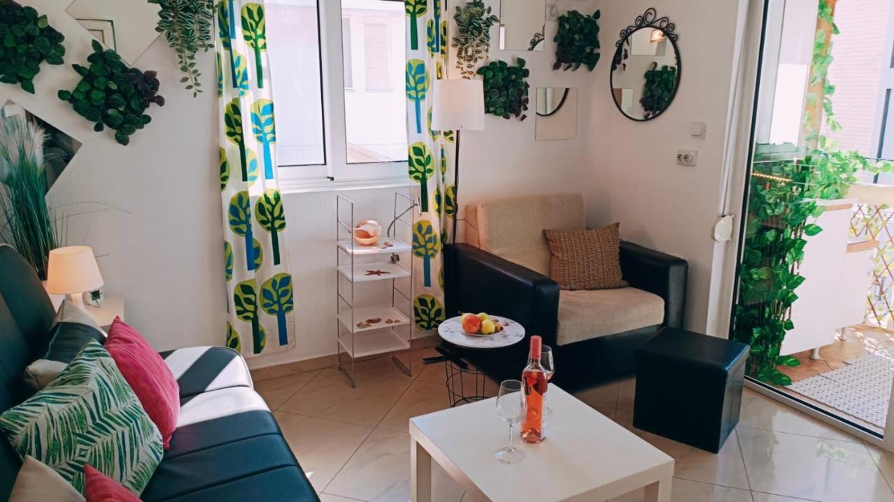 Beach Apartment With Beach Chairs N.1 Утеха Екстериор снимка