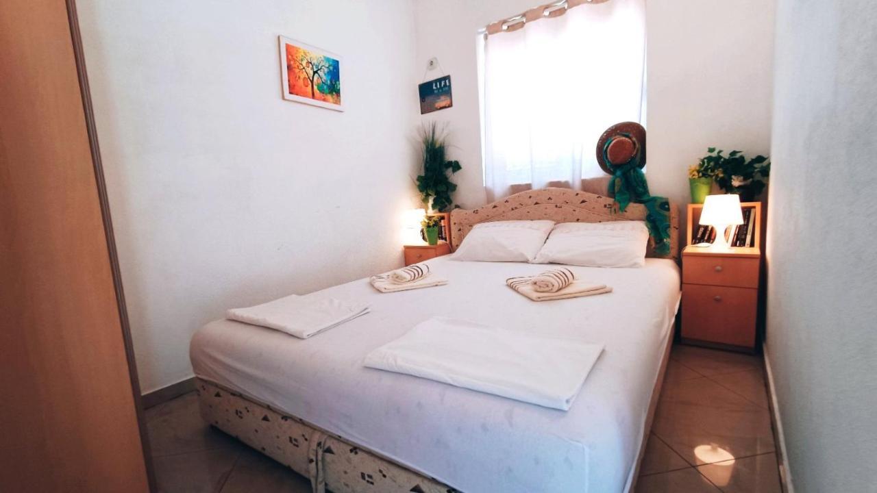 Beach Apartment With Beach Chairs N.1 Утеха Екстериор снимка